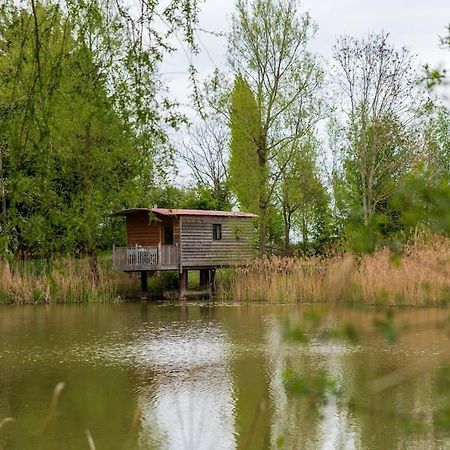 Lakeside Cabin On Stilts- 'Kingfisher' Villa Rous Lench ภายนอก รูปภาพ